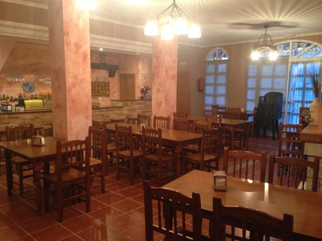 Hostal D'Ernes Alcala del Jucar Ngoại thất bức ảnh
