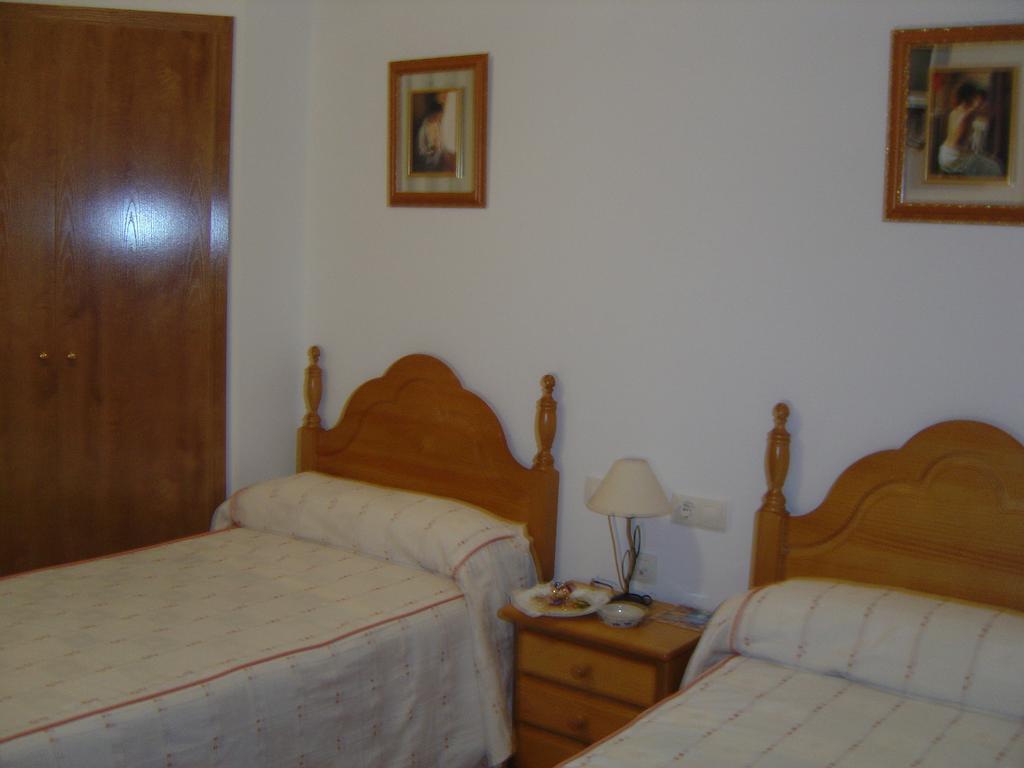 Hostal D'Ernes Alcala del Jucar Phòng bức ảnh