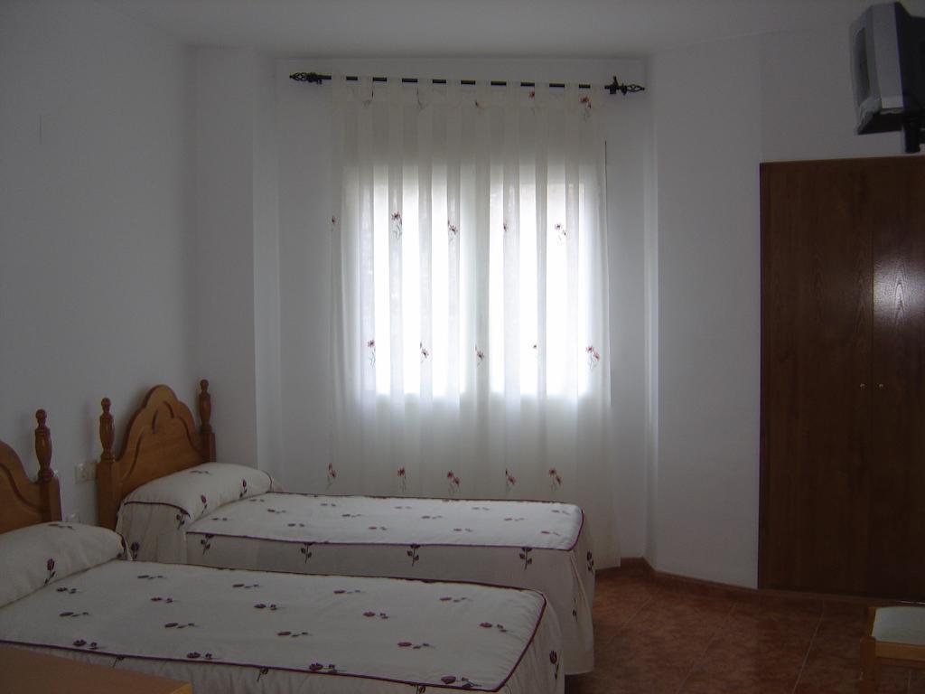 Hostal D'Ernes Alcala del Jucar Ngoại thất bức ảnh