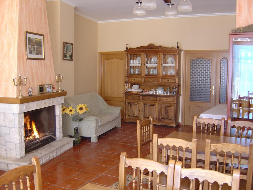 Hostal D'Ernes Alcala del Jucar Ngoại thất bức ảnh